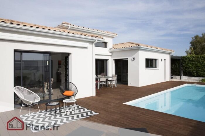 Villa balnéaire moderne avec plan en U – Image 5