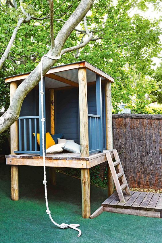 cabane-de-fond-de-jardin sur pilotis