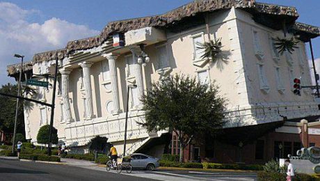 Les maisons ont la tête à l’envers