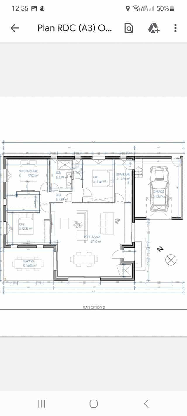 Bonjour  Voici 2 plans qu'on nous propose pour notre future maison, la superfici