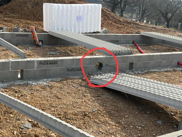 Bonjour, est-ce normal ? 
 Ce n’est pas risqué ? 
 Merci d’avance.