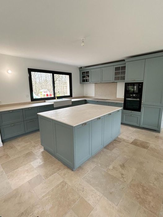 Hello  Je partage avec vous notre satisfaction du jour  Notre cuisine est enfin terminée 
 La pose du dekton a été faite hier.  Nous sommes ravis du résultat 

