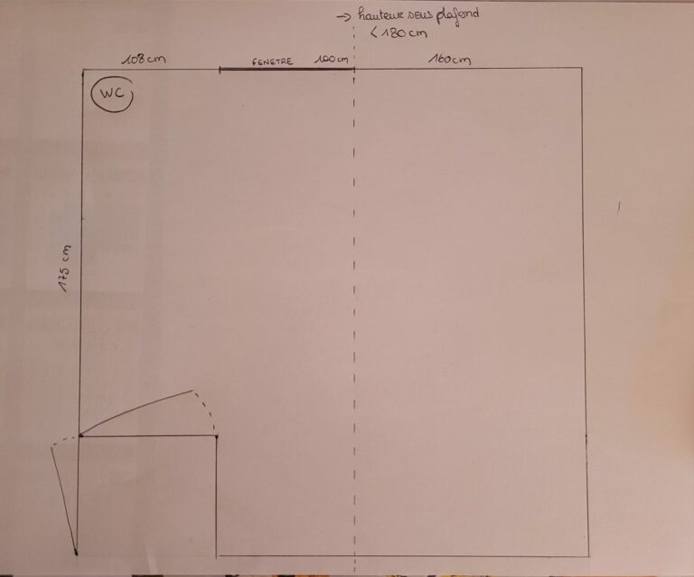 Bonjour,
On bloque sur l'agencement de notre salle de bain. C'est une pièce plutôt grande mais mansardée ... on a tout tourné dans tous les sens mais rien ne nous convient vraiment...
Dans l'idéal, il