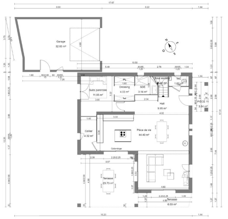 Bonjour à tous,
 Nous habitons dans le Sud et construisons une maison R+1 de 140m2 avec garage et terrasse couverte.
 C'est notre première construction de maison et après des heures passées sur les pl