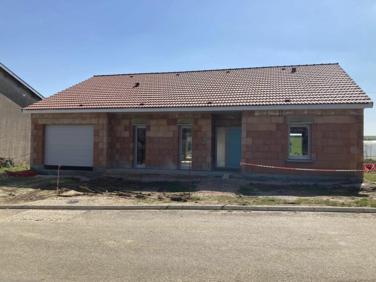 En ce qui nous concerne HEHA ! Plaquiste semaine prochaine !
 Chantier debuté fin novembre
