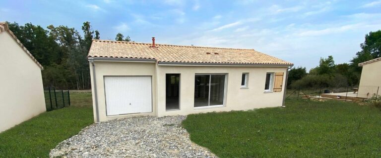 Bonjour,  
svp   ojourdhui peut t on  faire construire en lotisssment terrain compris une maison neuve 95m2  avc garage 3 chambres toute simple  la plus bas de gamme du catalogue   livré  fini peut im