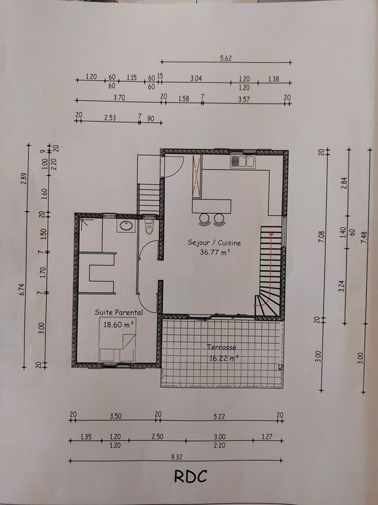 Bonjour, je suis à la recherche de conseils. Que pensez vous de ce plan svp ? 
J