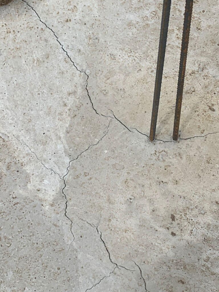 Bonjour, qu’en pensez-vous, 
 Il ont coulé le béton jeudi et aujourd’hui il y a 